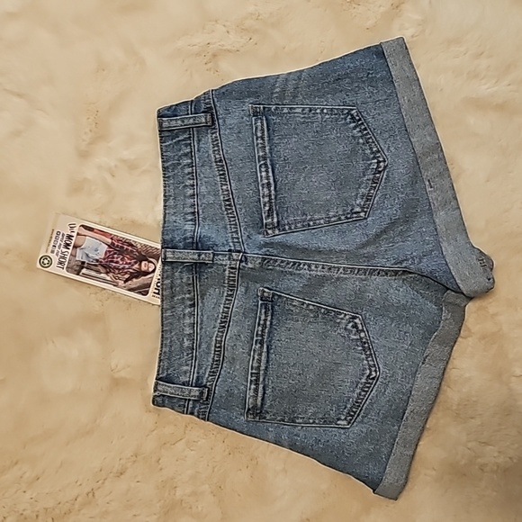 High rise jean shorts - Picture 2 of 3